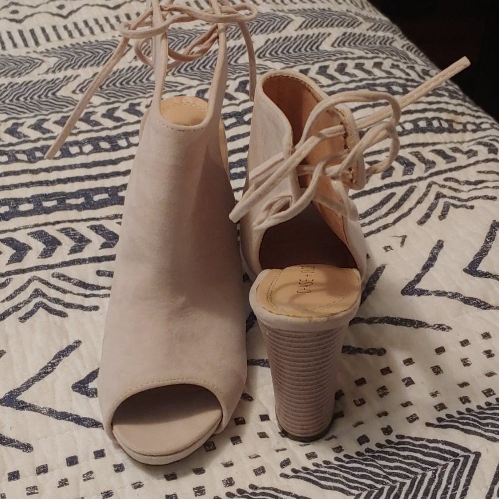 Heels - Picture 2 of 2